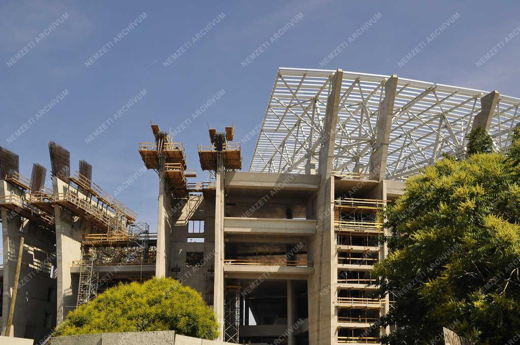 Építőipar - Budapest - Épül az új Puskás Stadion