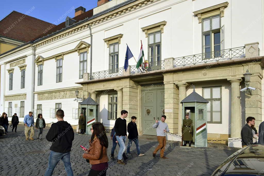 Épület - Budapest - A Sándor-palota