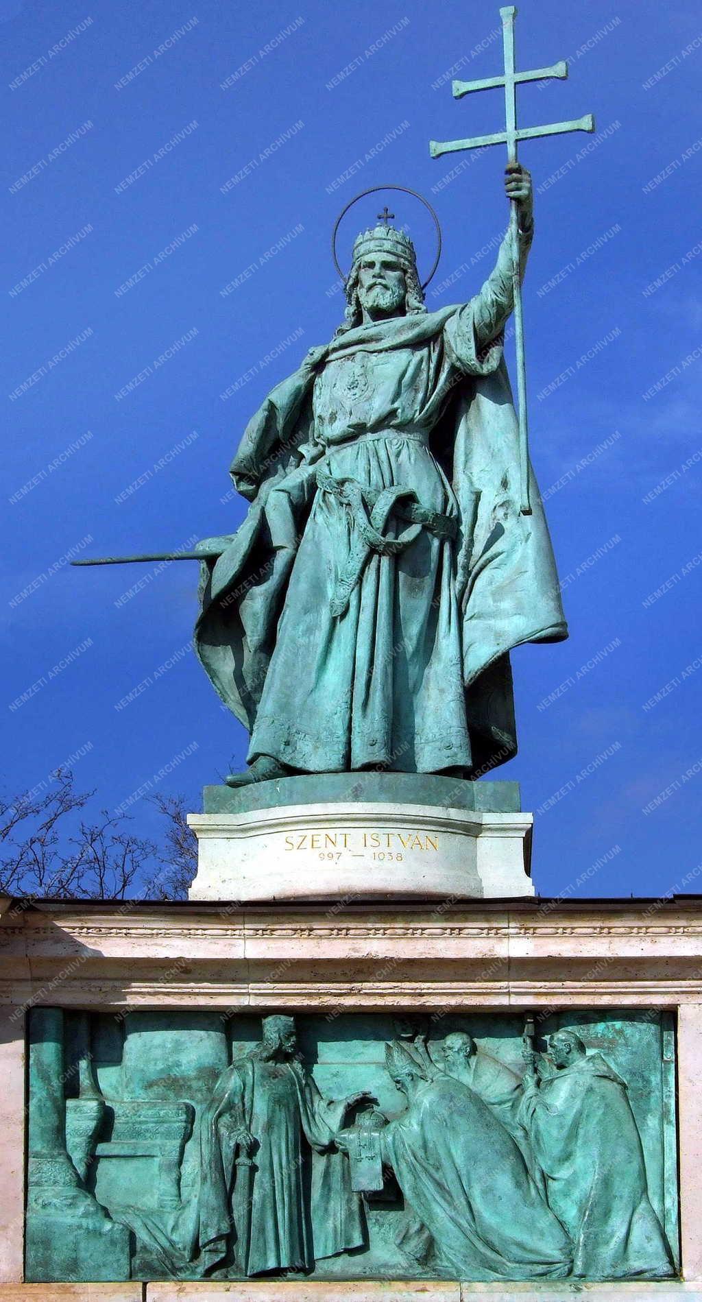 Köztéri szobor - Budapest - Szent István 