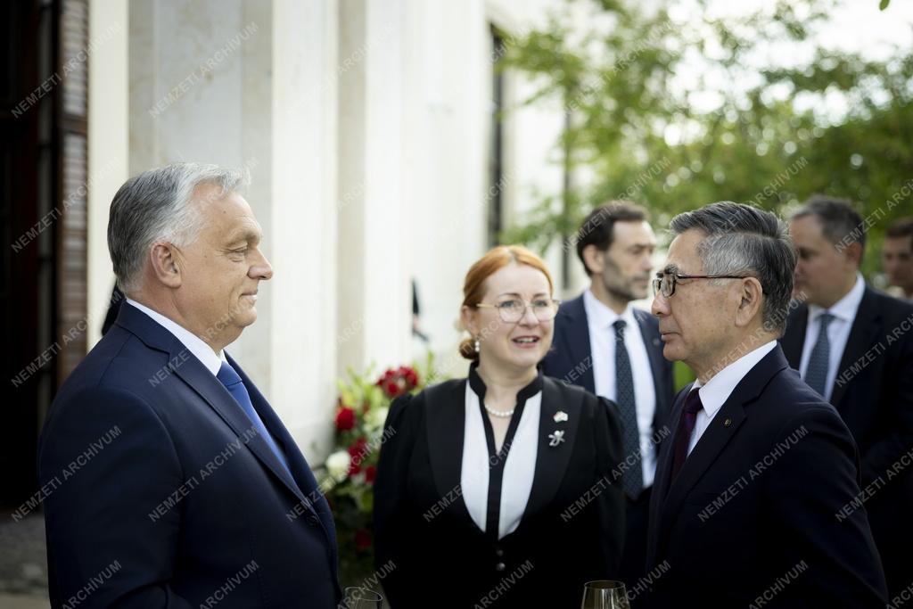 Orbán Viktor Toshihiro Suzukival tárgyalt
