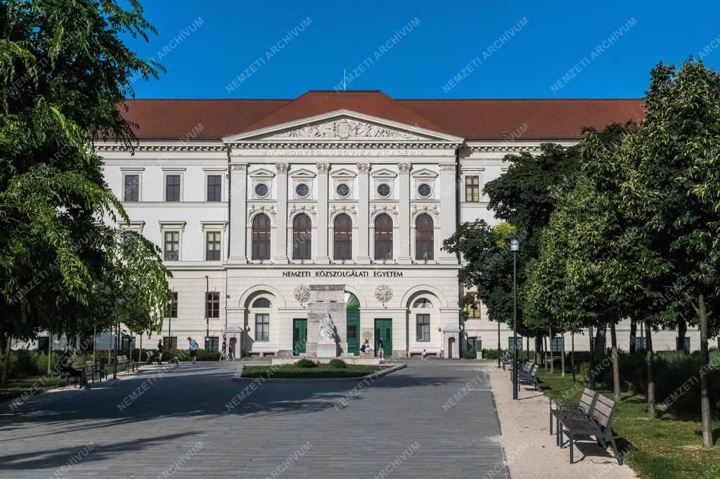 Épületfotó - Budapest - A Nemzeti Közszolgálati Egyetem 