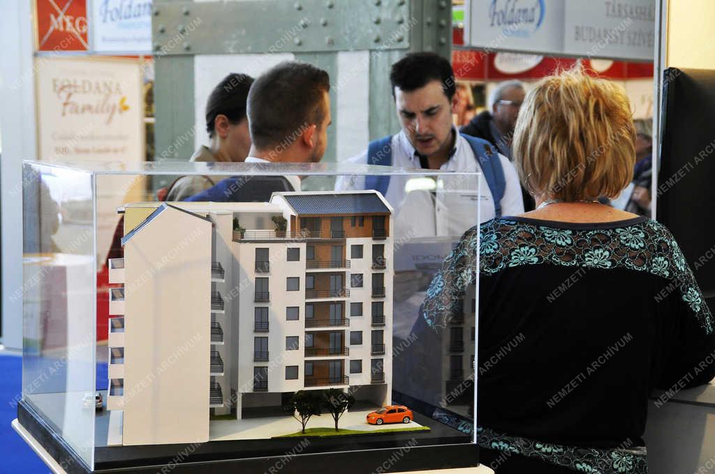 Ingatlanpiac - Budapest - Lakásexpo a Millenárison