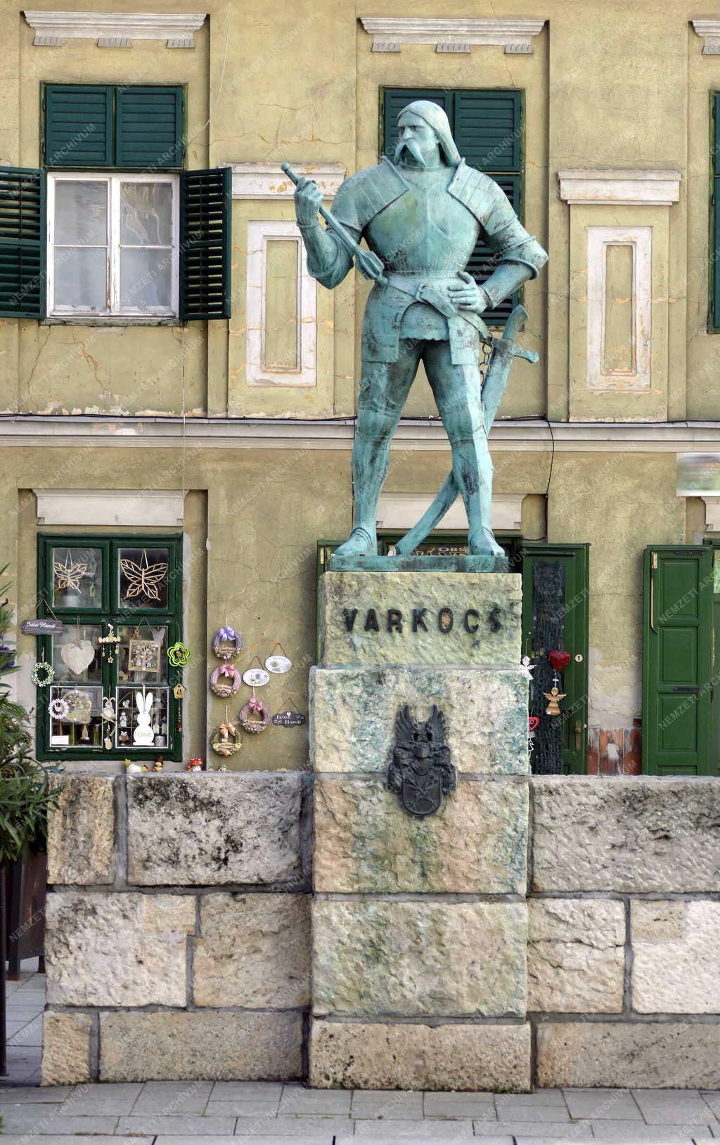 Városkép - Székesfehérvár - Varkocs szobra