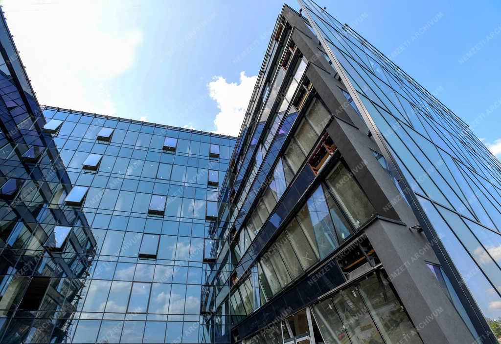 Építészet - Debrecen - Forest Offices