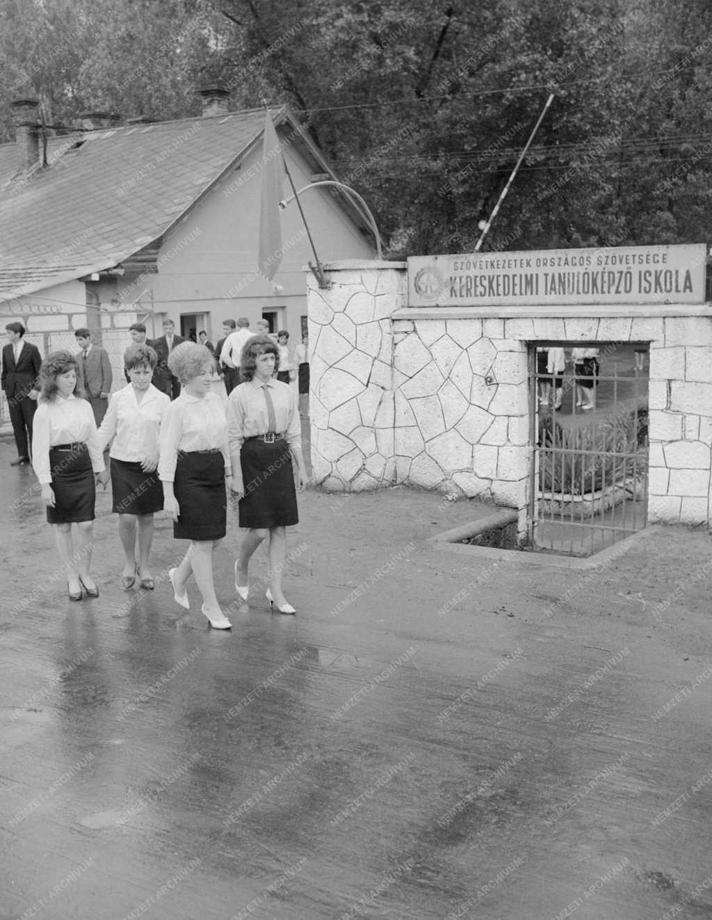 Életkép - Oktatás - Tokaji Kereskedelmi Tanulóképző Iskola