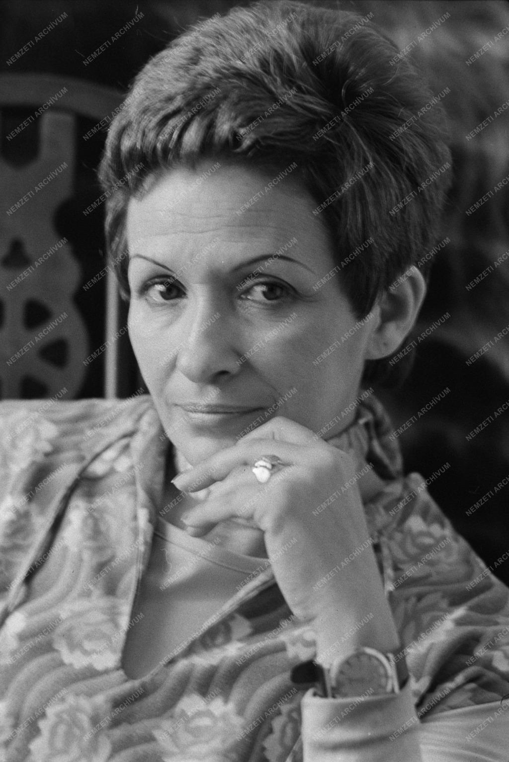 Kultúra - Zsolnai Hédi énekesnő