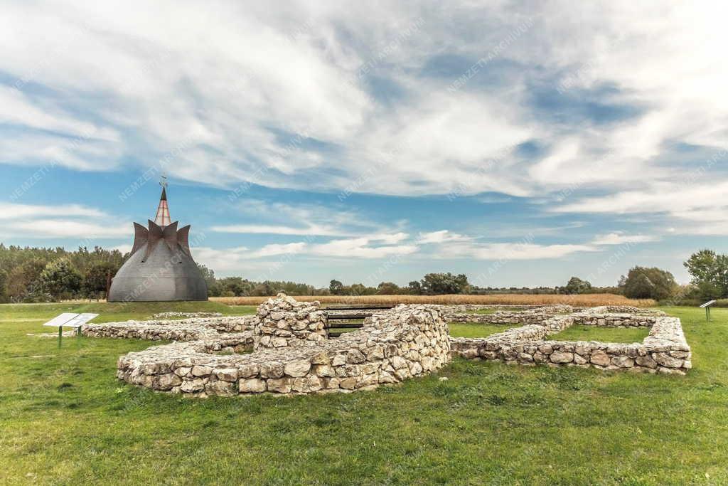 Épület - Zalavár - Millenniumi Emléképület