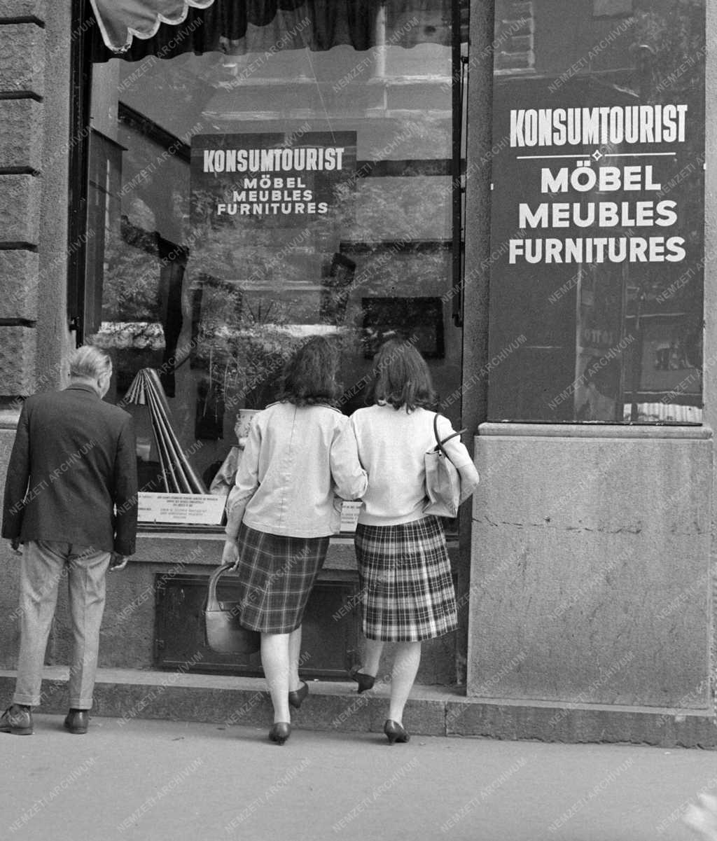 Kereskedelem - Valutáért árusító Konsumtourist üzlet nyílt a fővárosban