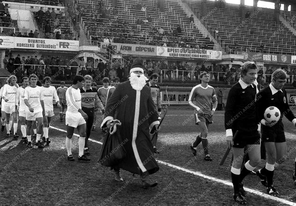 Mikulás a futballmérkőzésen