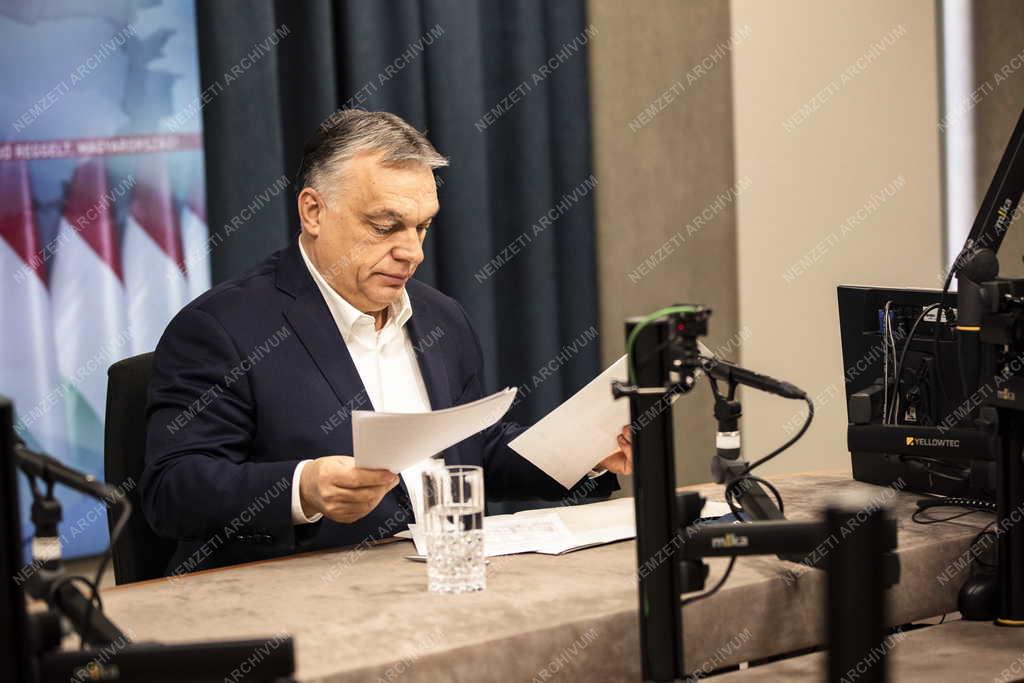 Miniszterelnöki interjú a Kossuth Rádióban