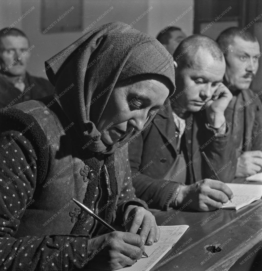 Oktatás - Felnőttképzés Püspökhatvanban