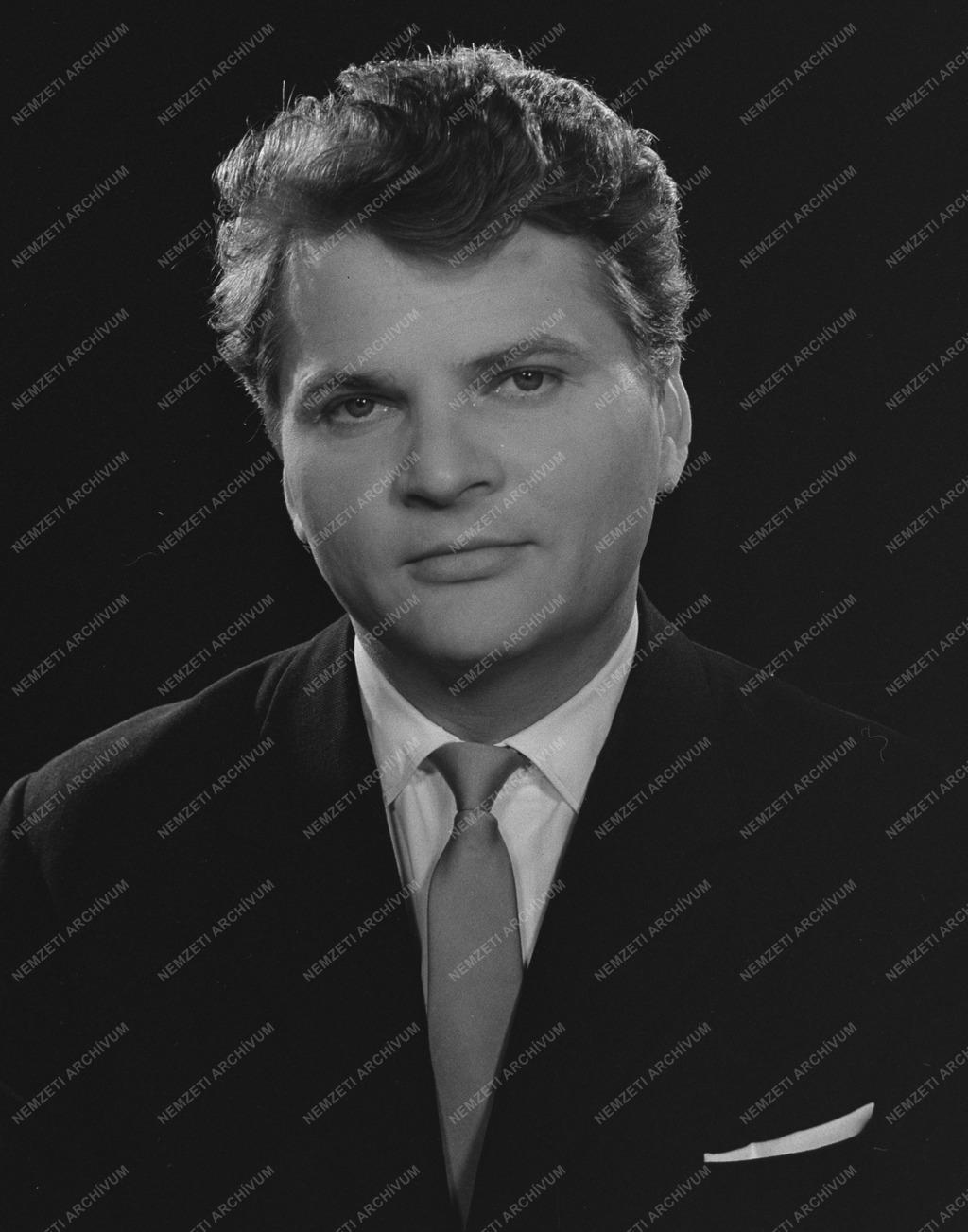 Kultúra - Személy - Szabó Gyula színész