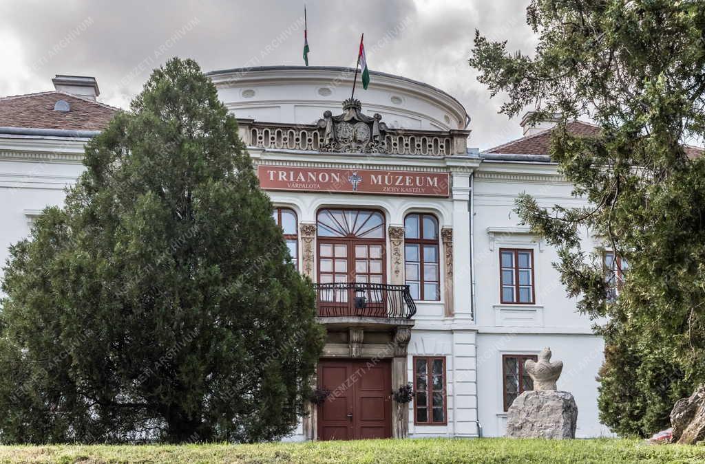 Épület - Várpalota - Trianon Múzeum