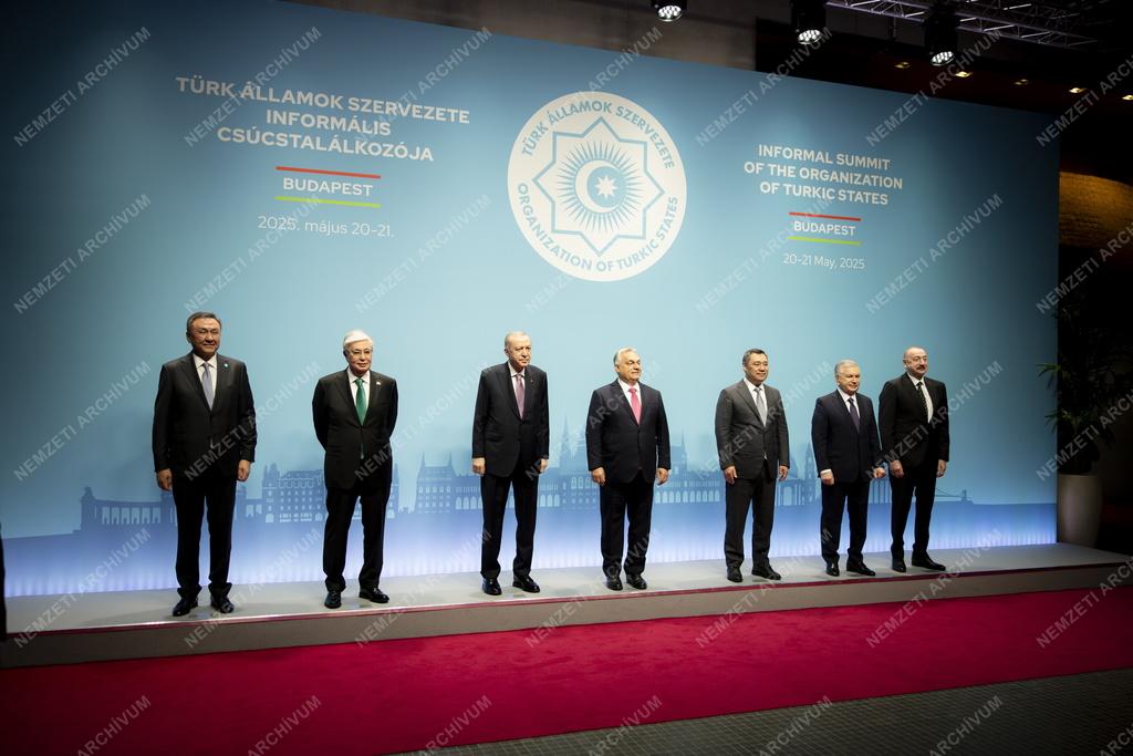 A Türk Államok Szervezetének informális csúcstalálkozója Budapesten
