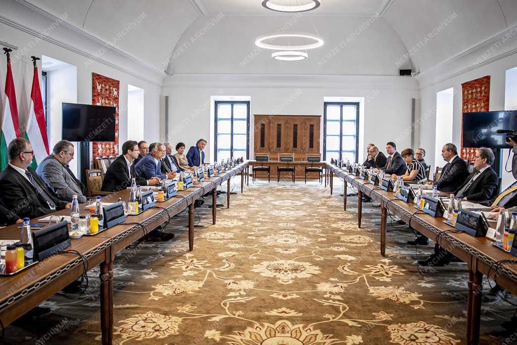 Koronavírus - Orbán Viktor a Nemzeti Kulturális Tanács ülésén