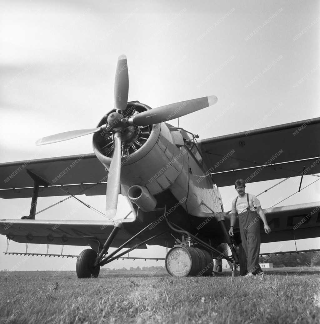 Mezőgazdaság - Növényvédő repülőgépek