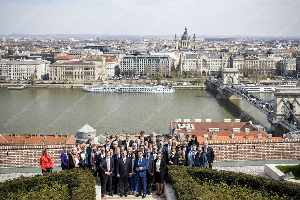 Orbán Viktor fogadta a baden-württembergi tartományi parlament CDU-frakciójának tagjait és családtagjaikat