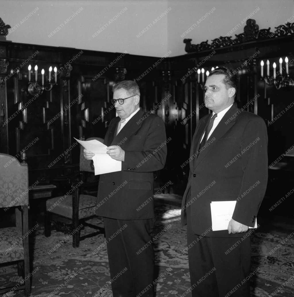 Külpolitika - Diplomácia - A török követ a Parlamentben