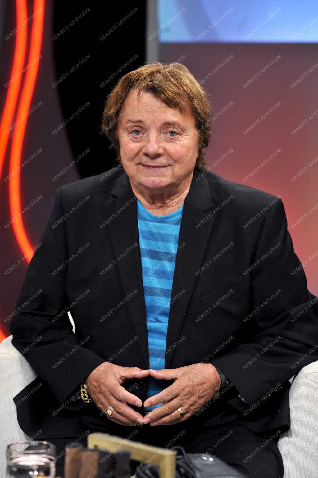 Elhunyt Aradszky László táncdalénekes