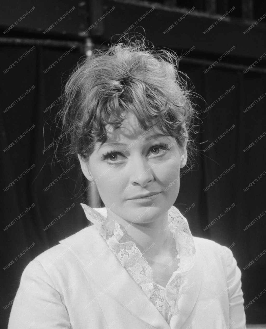 A Jókai Színház bemutatja Dosztojevszkij: „Bűn és bűnhődés” című drámáját