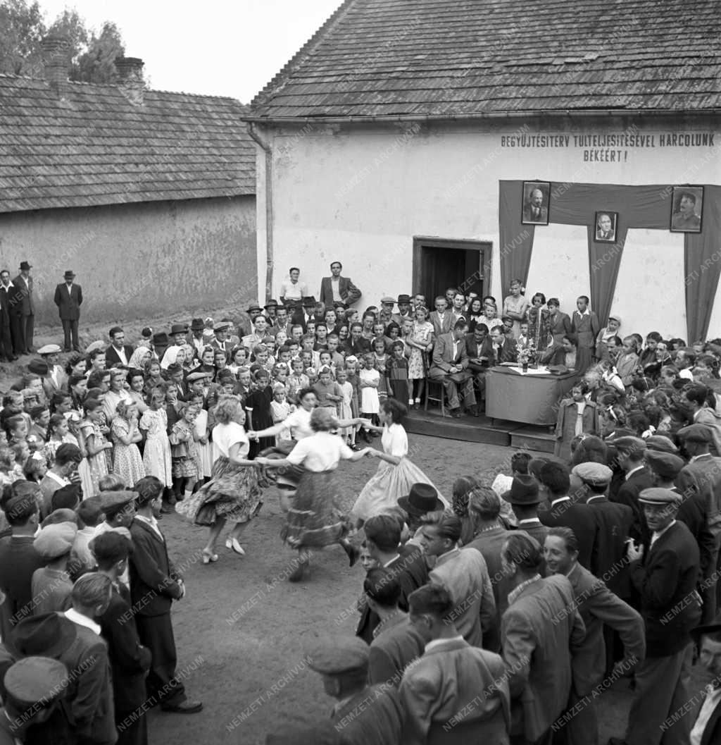 Kultúra - Begyűjtési ünnep Gutorföldén