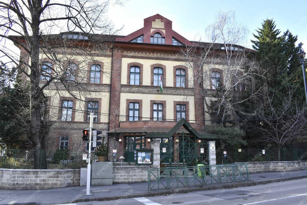 Oktatás - Budapest - Újlaki Általános Iskola