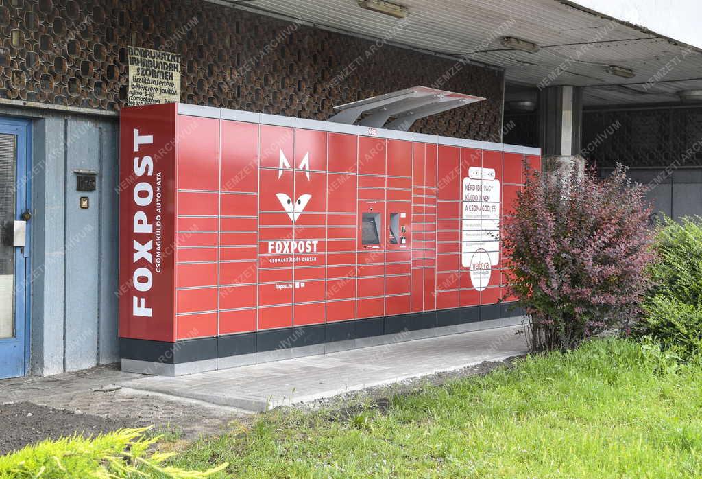 Kereskedelem - Szolgáltatás - Foxpost csomagautomata