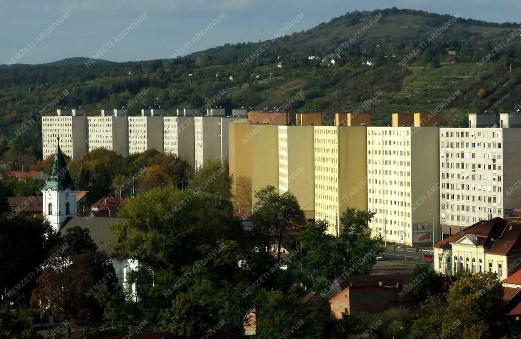 Városkép - Panelból épült lakótömbök Diósgyőrben