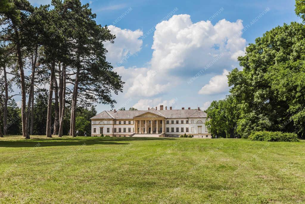 Épület - Dég - Festetics kastély