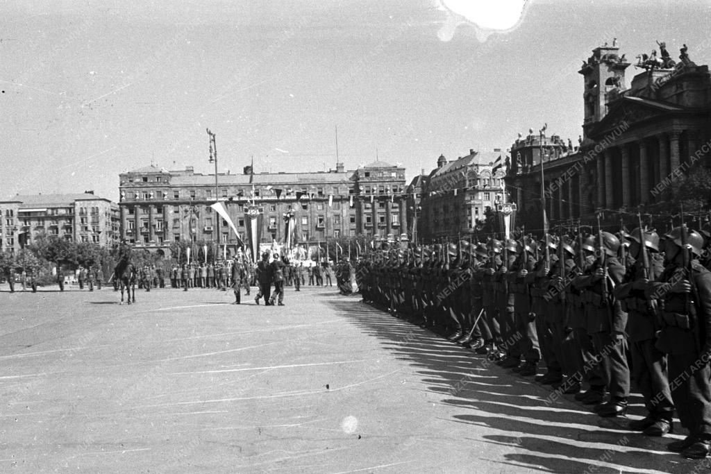 Belpolitika - Honvédhét Budapesten
