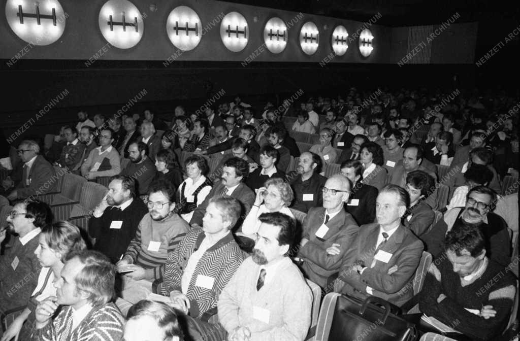 Az MDF tanácskozása Győrött