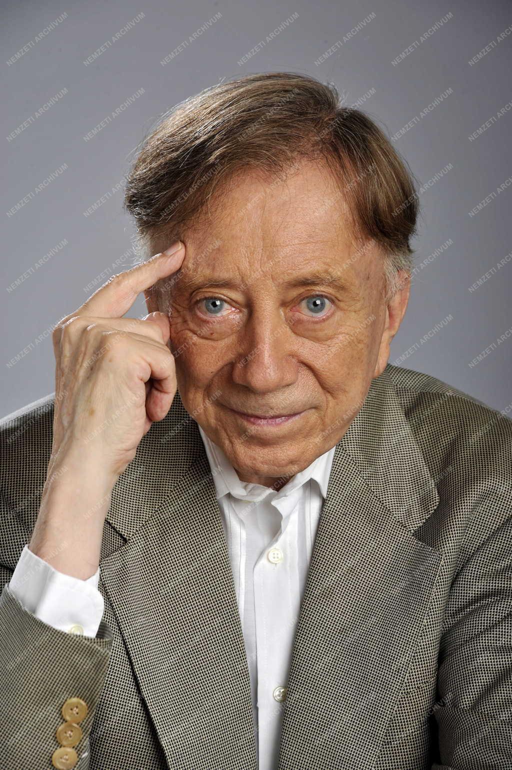 Kultúra - Vásáry Tamás karmester