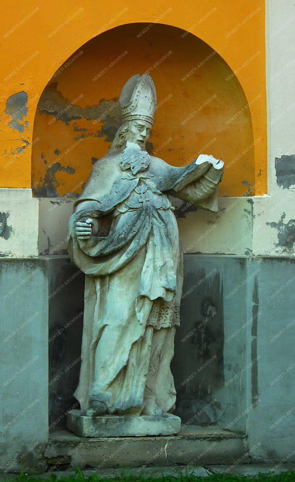 Szobrászat - Csorna - Szent Ágoston szobra