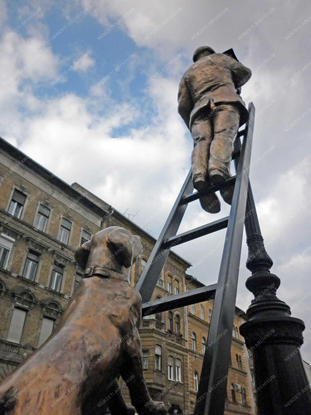 Műalkotás - Budapest - Lámpagyújtó szobor
