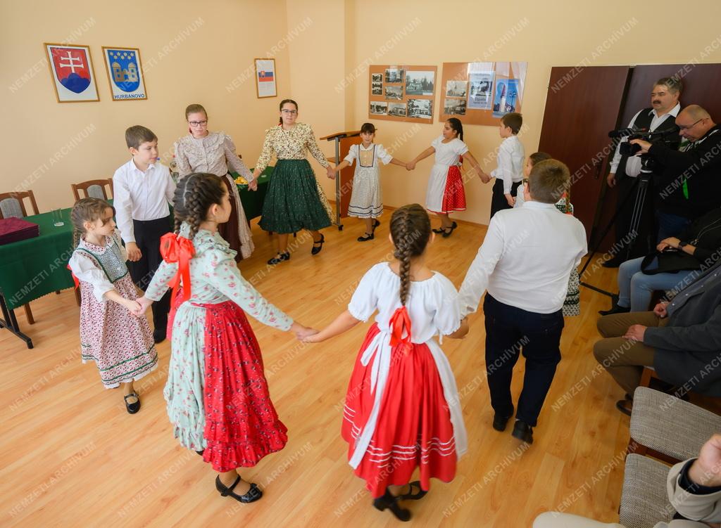 Átadták a Csoóri Sándor Program támogatásait a Felvidéken