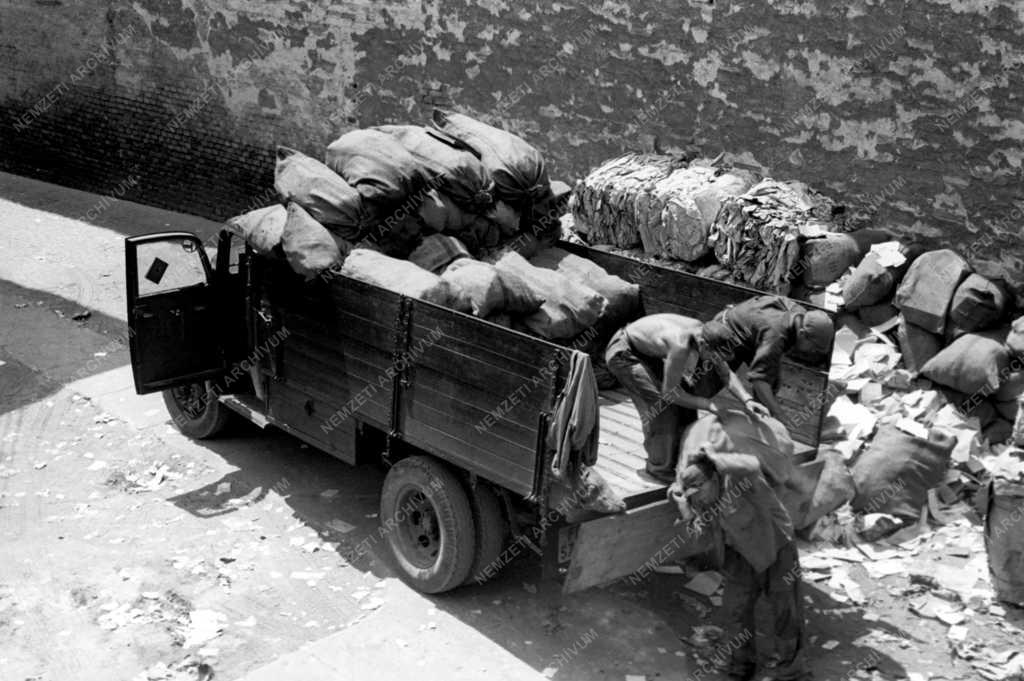 Hulladékgyűjtés - Papírgyűjtés - Újpesti MÉH telep