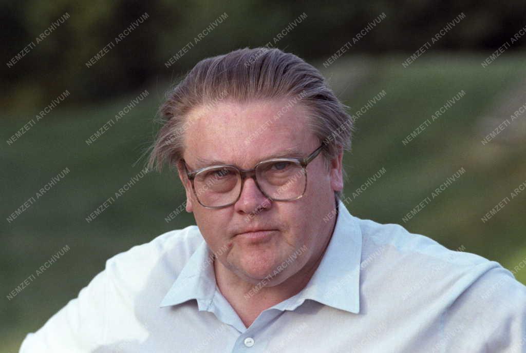 Kultúra - Csurka István interjút ad a TV Híradónak