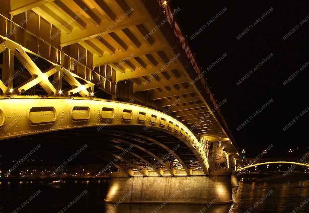 Budapest - A Margit híd este
