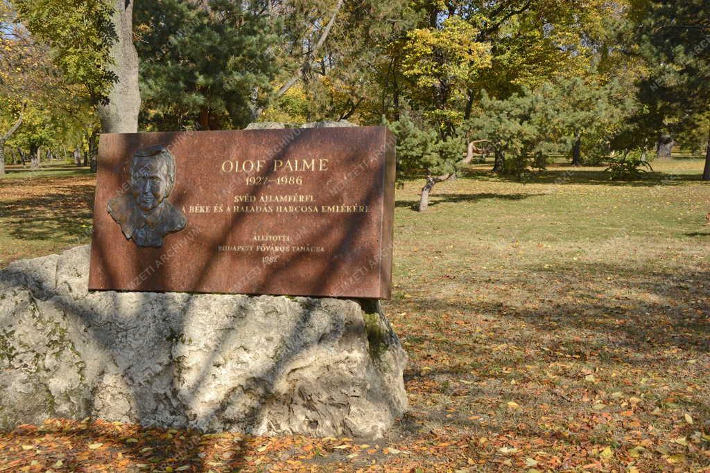 Műalkotás - Budapest - Olof Palme emlékkő