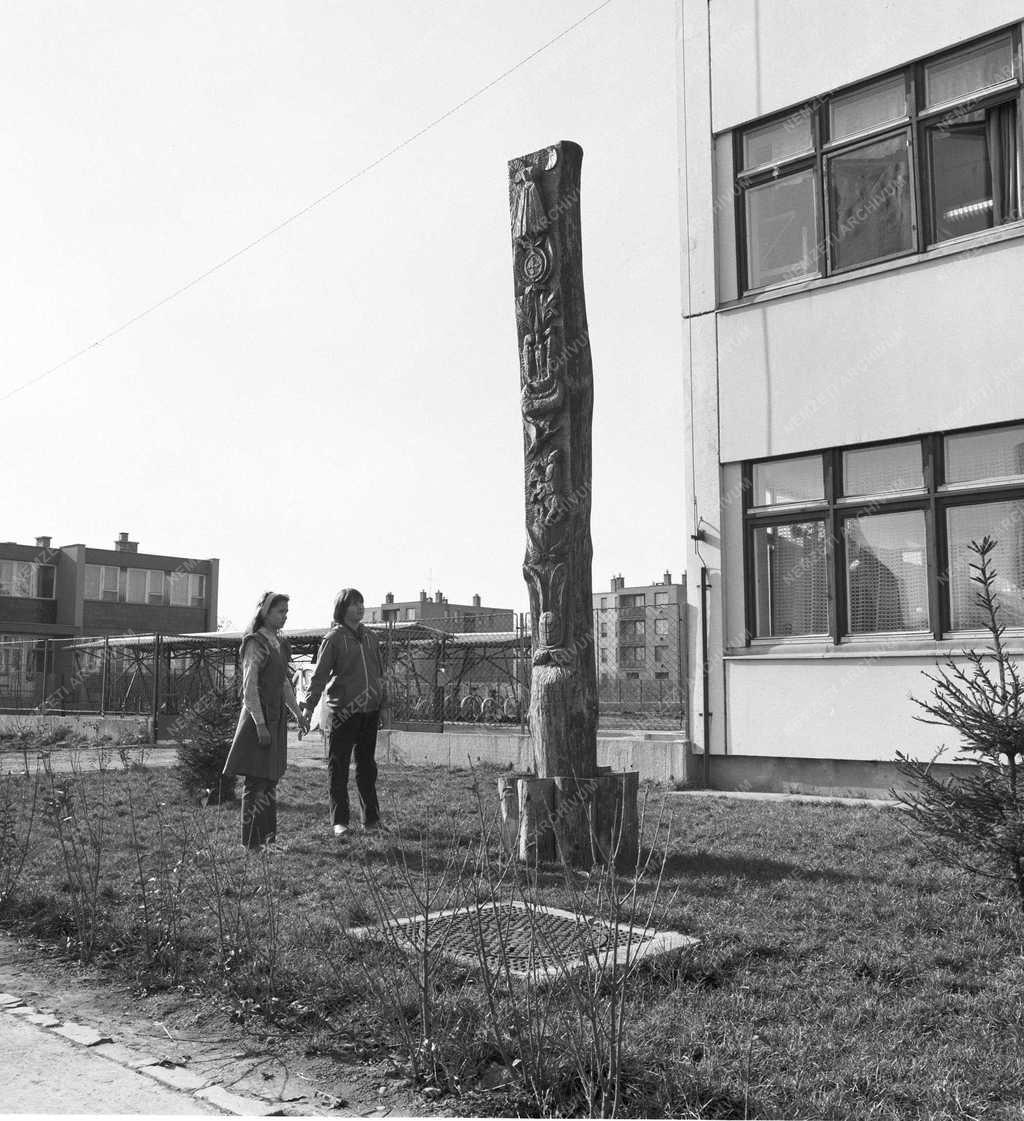 Kultúra - Újszerű köztéri alkotás