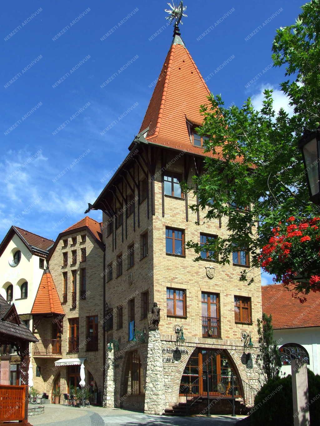 Városkép - Révkomárom  - Az Európa-udvar épületei