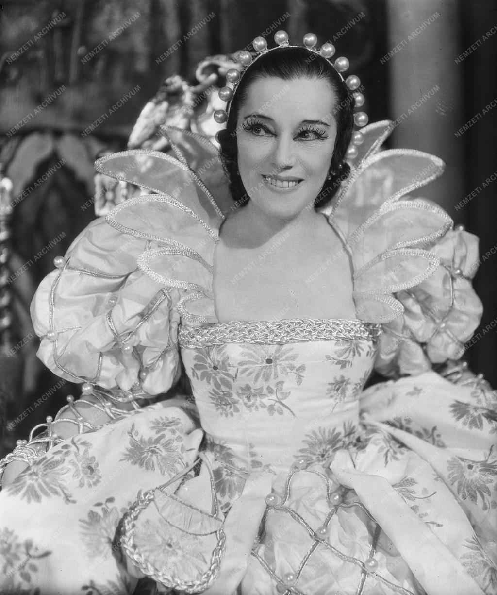 Bajor Gizi színművész