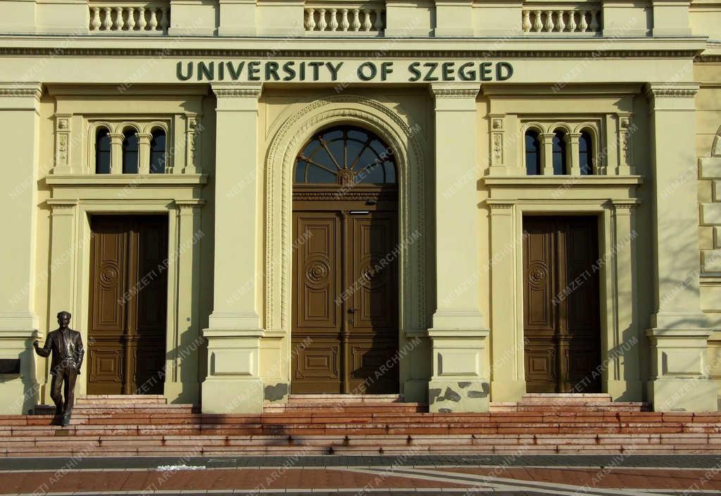 Oktatás - Szeged - A Tudományegyetem központi épülete
