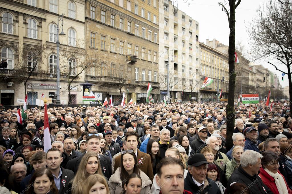 Március 15. - Állami díszünnepség a Múzeumkertben