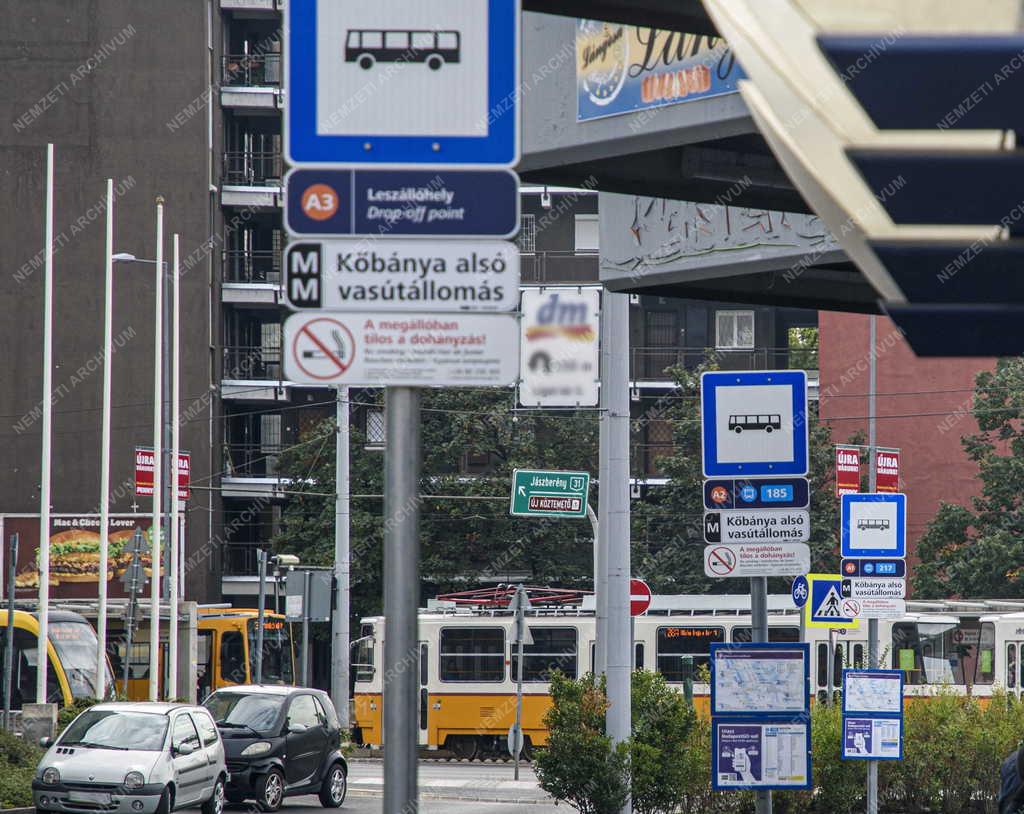 Városkép - Közlekedés - Budapest - Kőbányai Liget téri autóbuszvégállomás