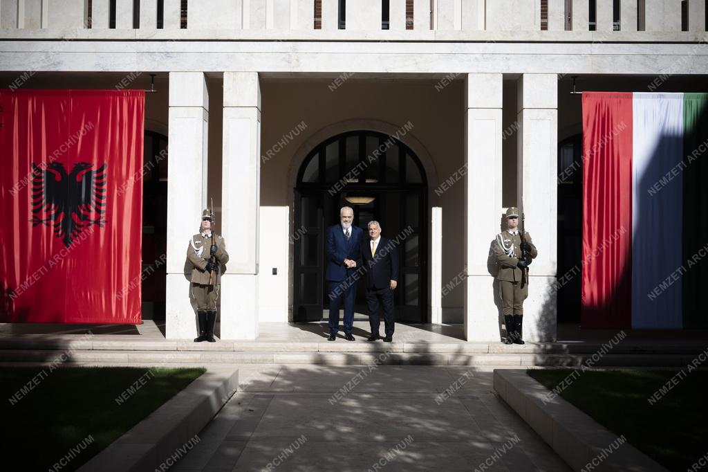 Orbán Viktor az albán kormányfővel tárgyalt