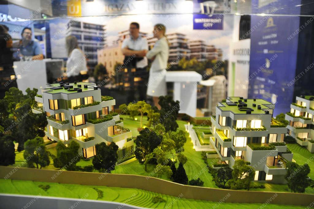 Ingatlanpiac - Budapest - Lakásexpo a Millenárison