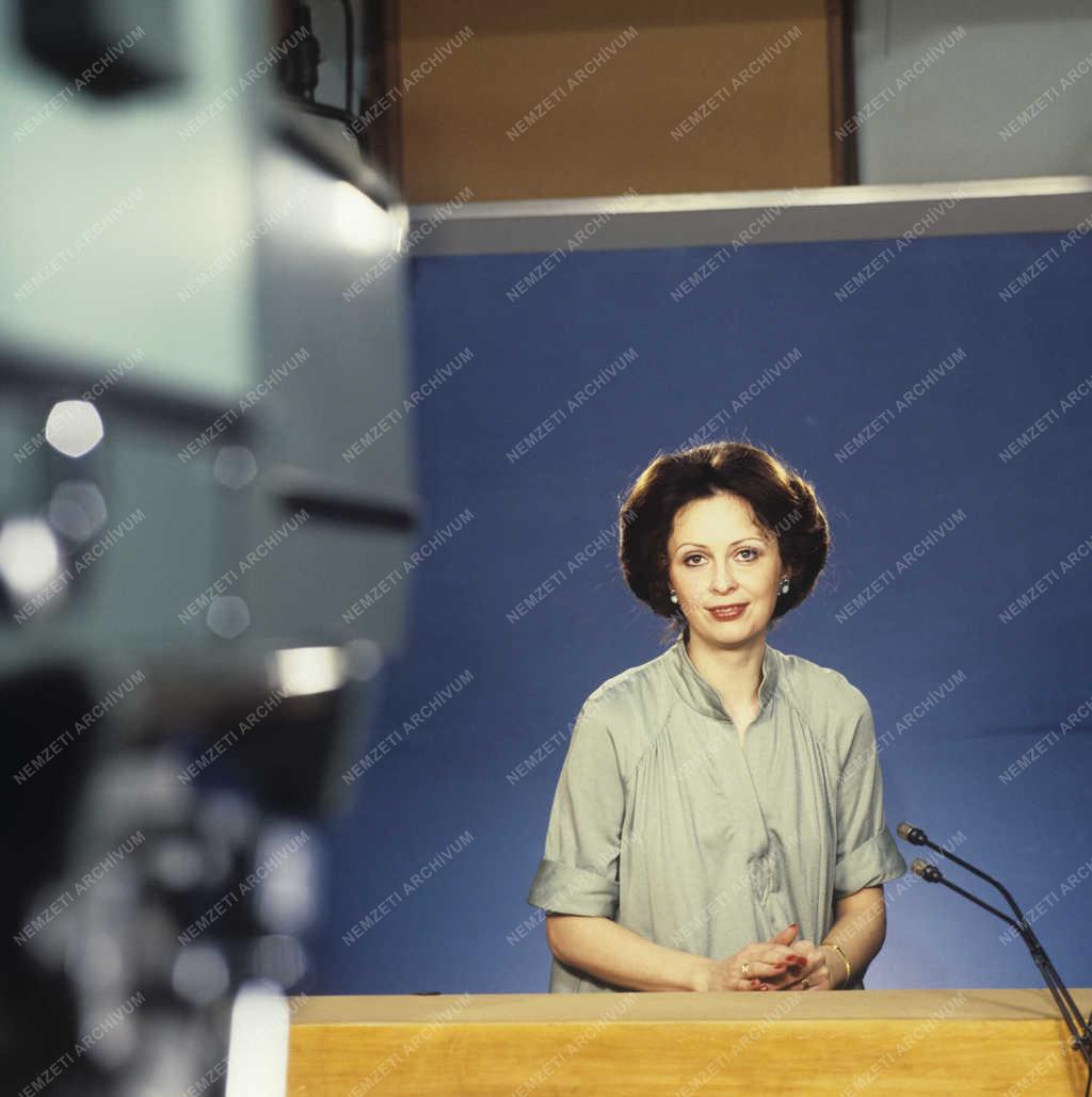 Média - Televízió - Berkes Zsuzsa, a Magyar Televízió bemondója