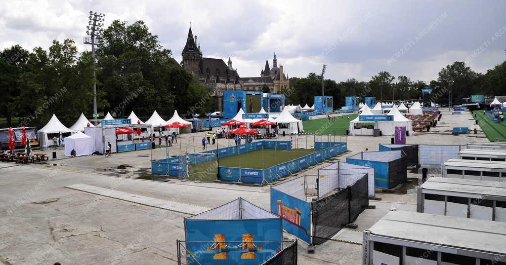 Sport - Labdarúgó Európa-bajnokság szurkoló zónája a Városligeti Műjégpályán