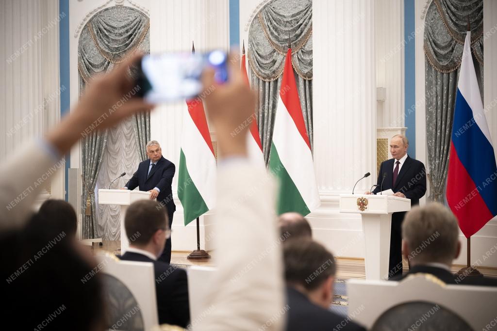 Orbán Viktor Moszkvában
